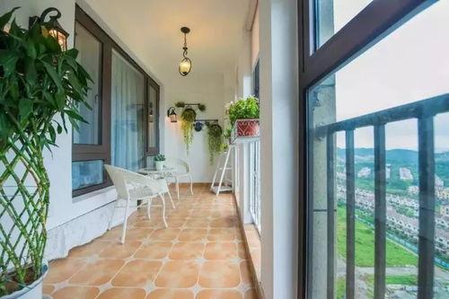 吃瓜洗眼睛阳台,夏日悠闲生活新体验