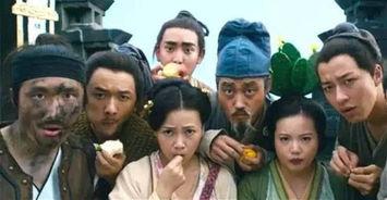 围观吃瓜照片,捕捉街头热辣瞬间